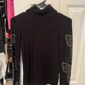 Venus embellished detail top size small